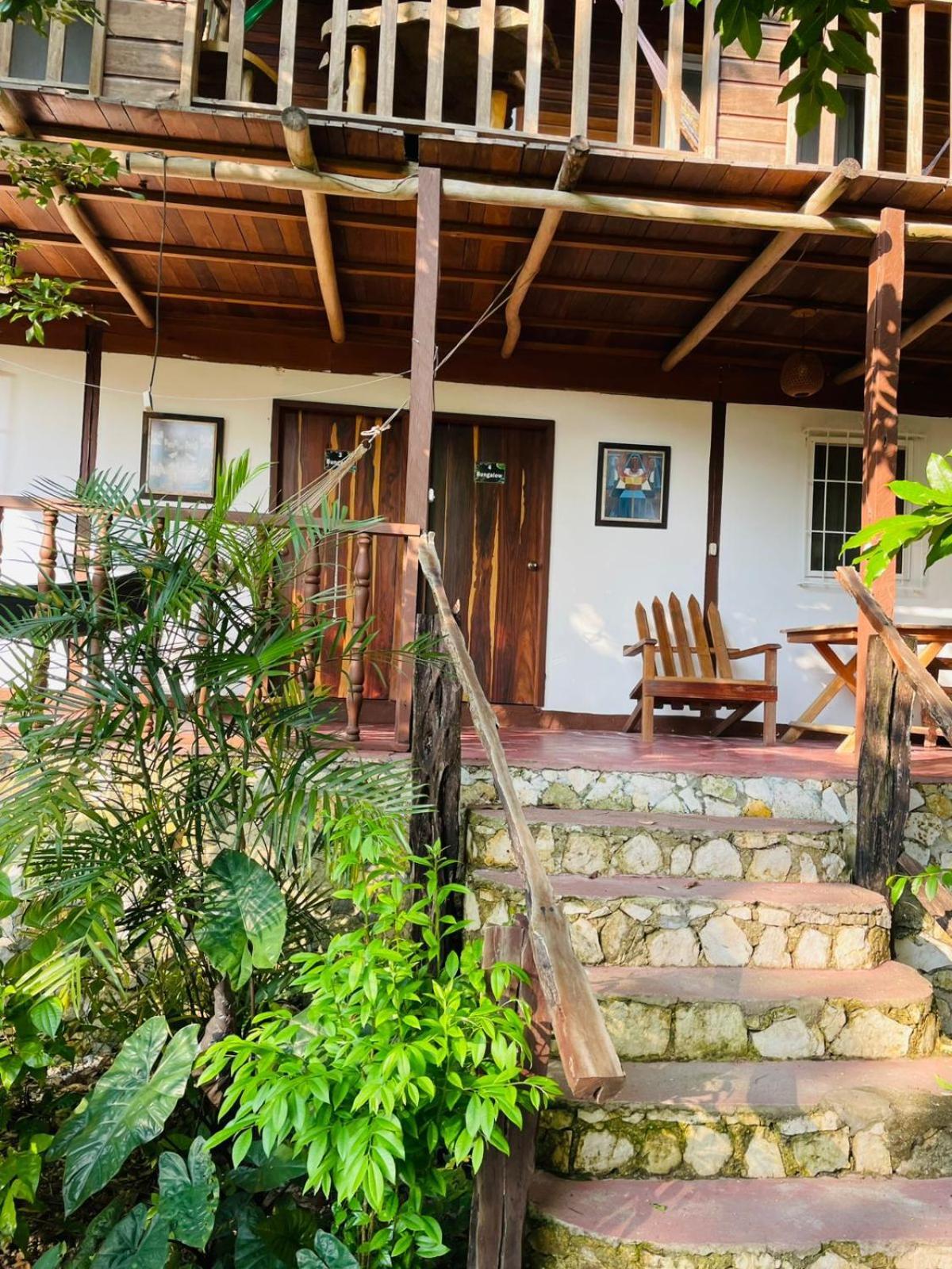 Hotel Mon Ami El Remate Εξωτερικό φωτογραφία